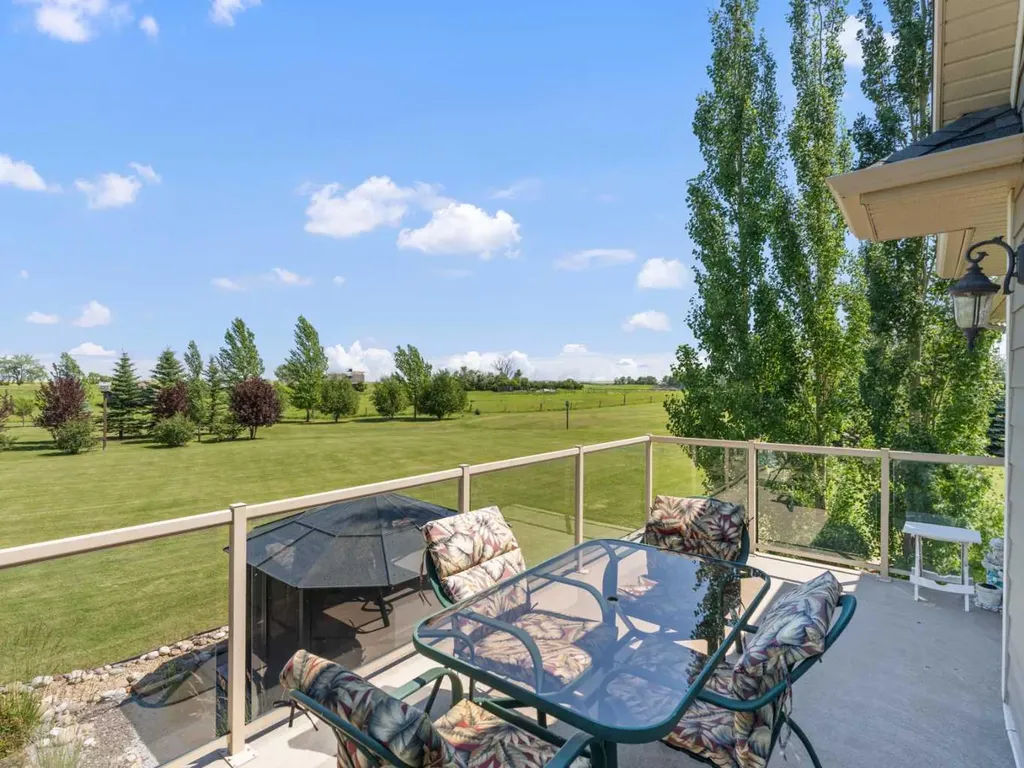 18 Sunset Ridge Drive Rural Foothills County AB T1S 5B7