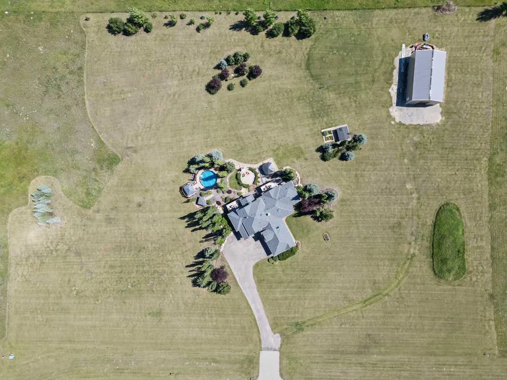 18 Sunset Ridge Drive Rural Foothills County AB T1S 5B7