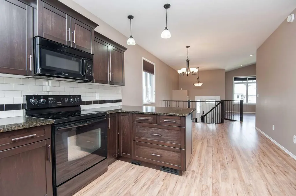 104 Almond Crescent Blackfalds AB T4M 0J5