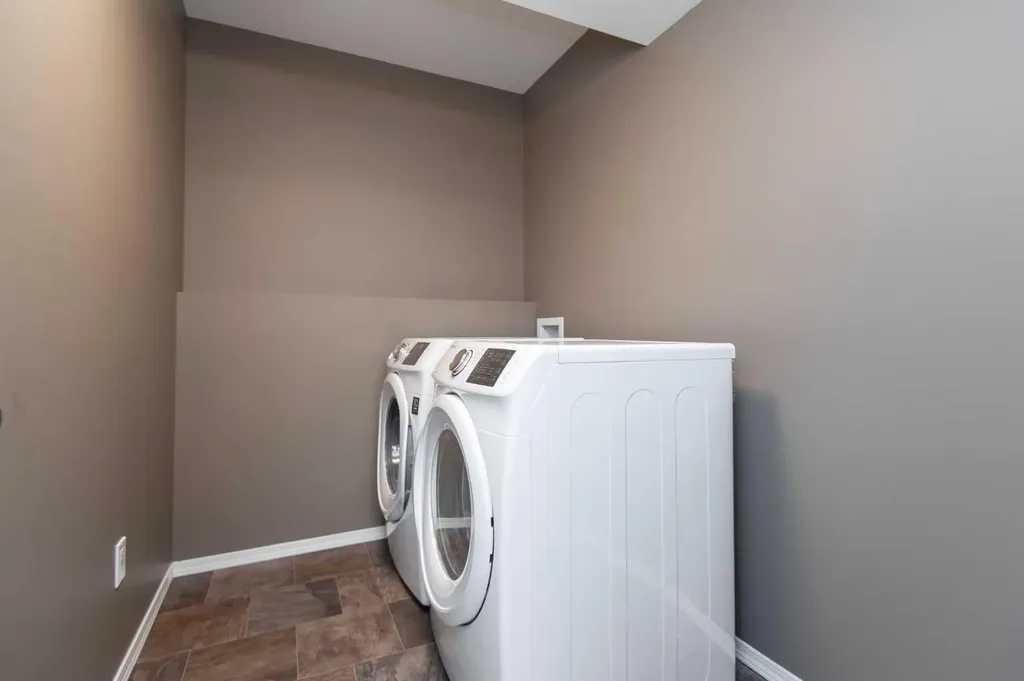104 Almond Crescent Blackfalds AB T4M 0J5