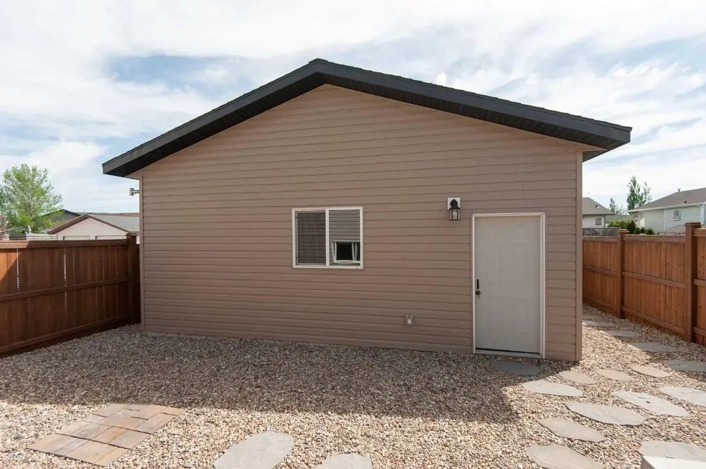 104 Almond Crescent Blackfalds AB T4M 0J5
