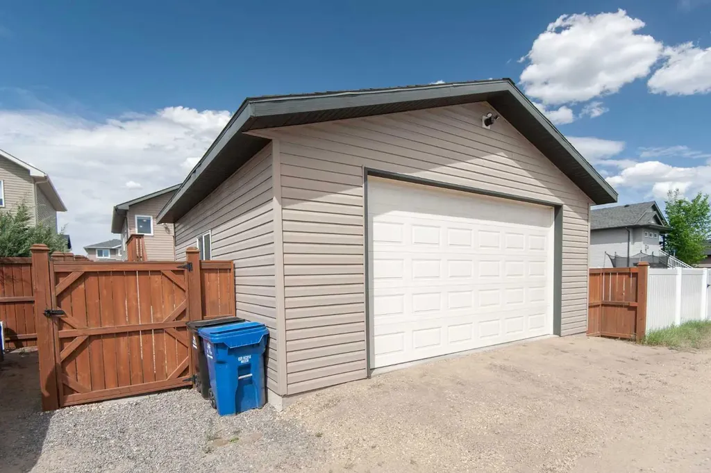 104 Almond Crescent Blackfalds AB T4M 0J5