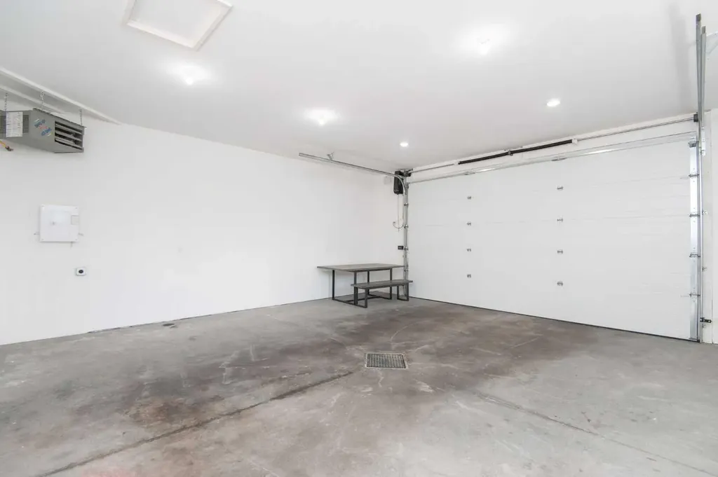 104 Almond Crescent Blackfalds AB T4M 0J5