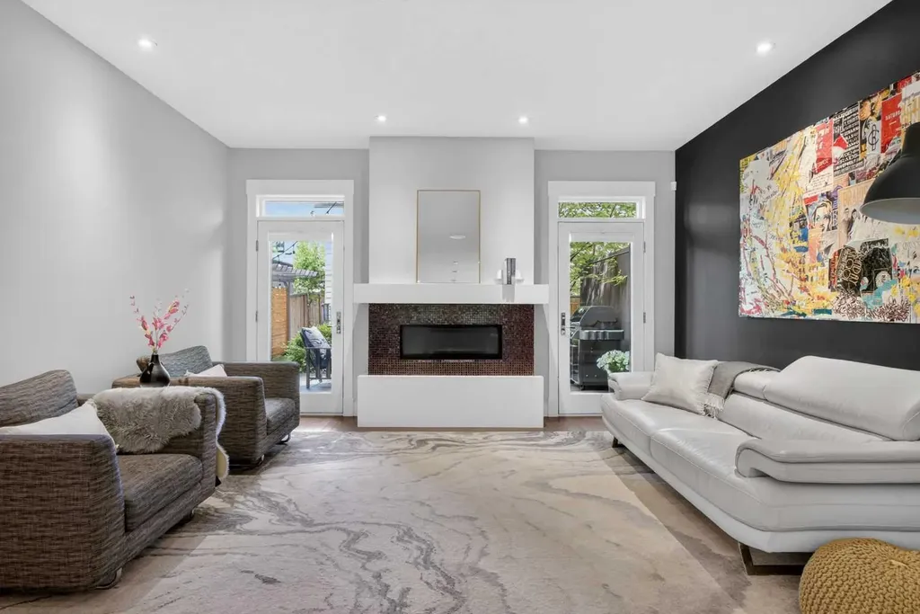 2415 25 Street SW Calgary AB T3E 1X5