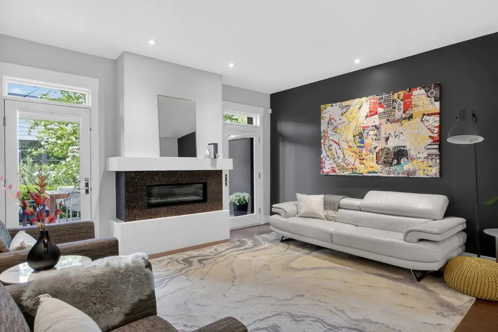 2415 25 Street SW Calgary AB T3E 1X5