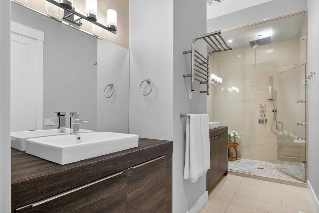 2415 25 Street SW Calgary AB T3E 1X5