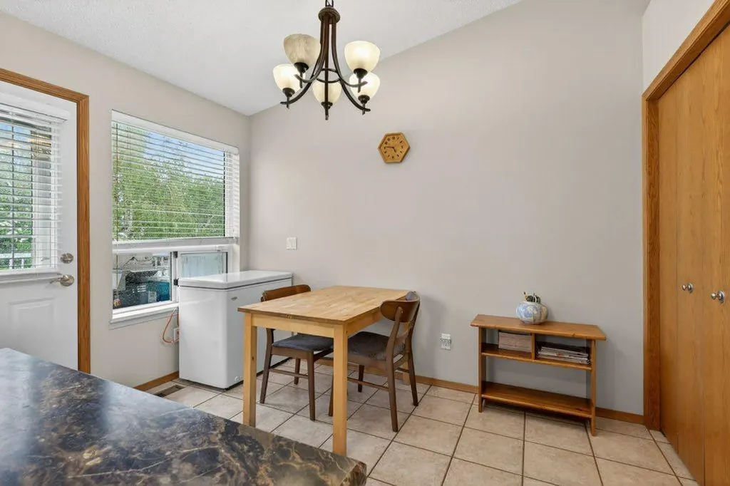 156 Rivercroft Close SE Calgary AB T2C 3X1