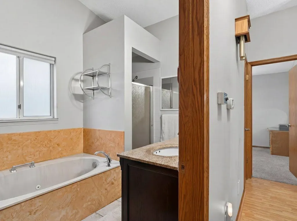 156 Rivercroft Close SE Calgary AB T2C 3X1