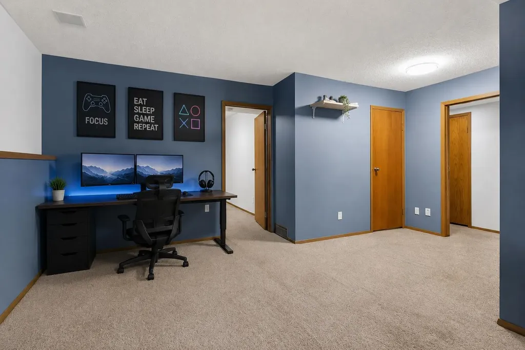 156 Rivercroft Close SE Calgary AB T2C 3X1