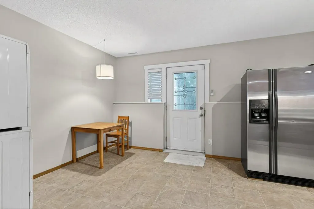 156 Rivercroft Close SE Calgary AB T2C 3X1