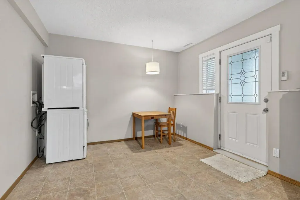 156 Rivercroft Close SE Calgary AB T2C 3X1