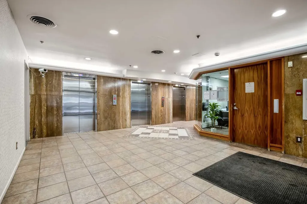 221 6 Avenue SE Calgary AB T2G 4Z9