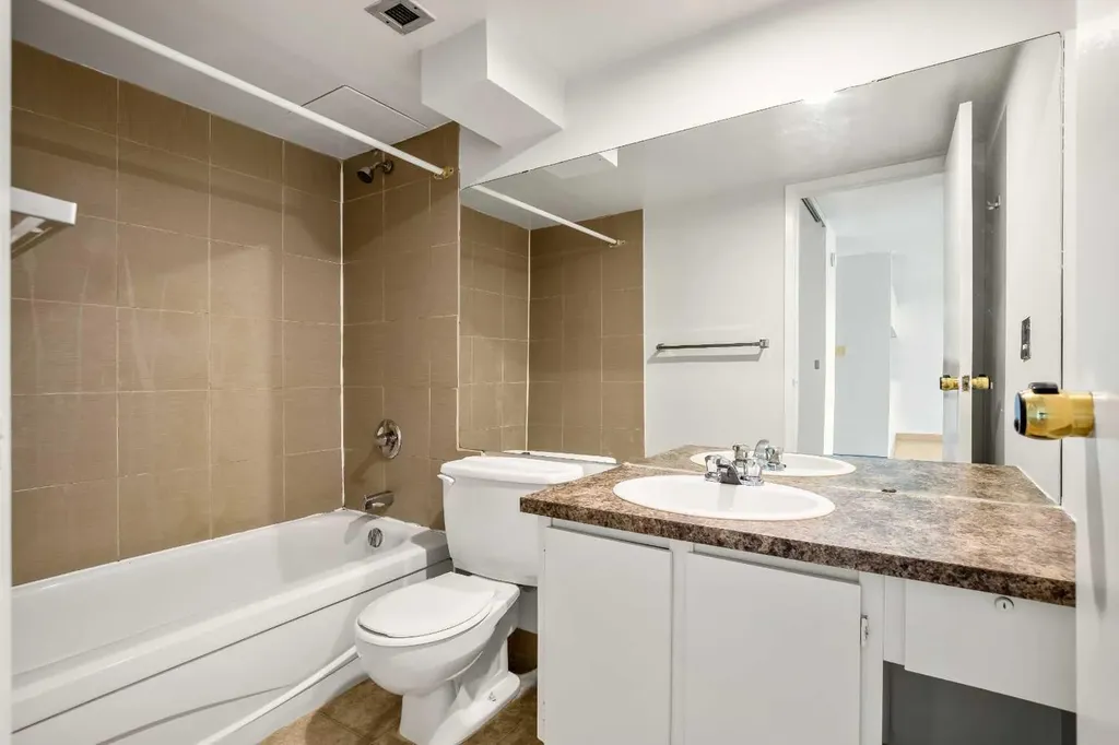 221 6 Avenue SE Calgary AB T2G 4Z9