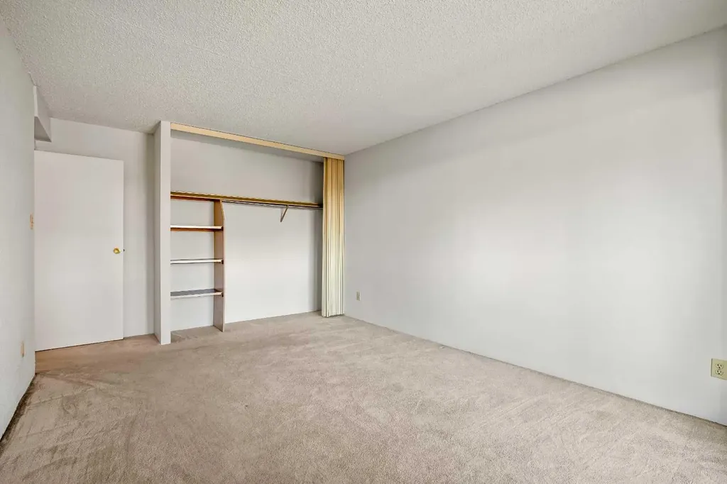 221 6 Avenue SE Calgary AB T2G 4Z9