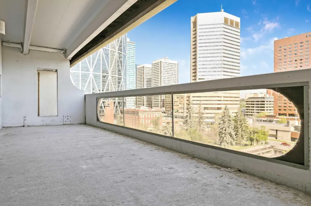 221 6 Avenue SE Calgary AB T2G 4Z9
