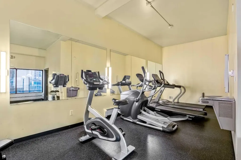 221 6 Avenue SE Calgary AB T2G 4Z9