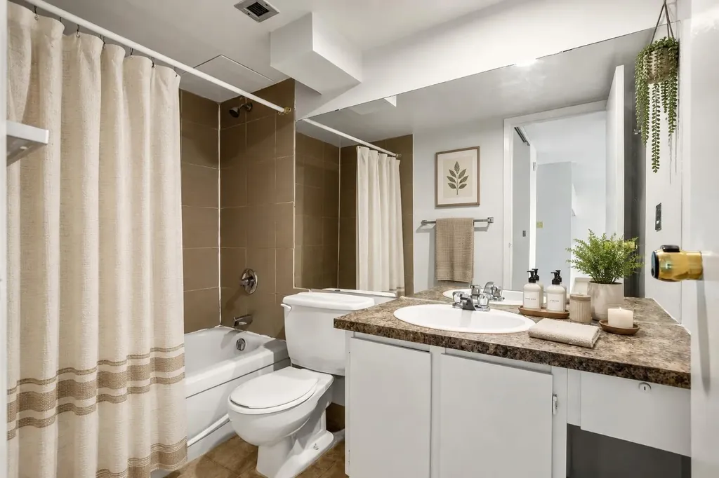 221 6 Avenue SE Calgary AB T2G 4Z9