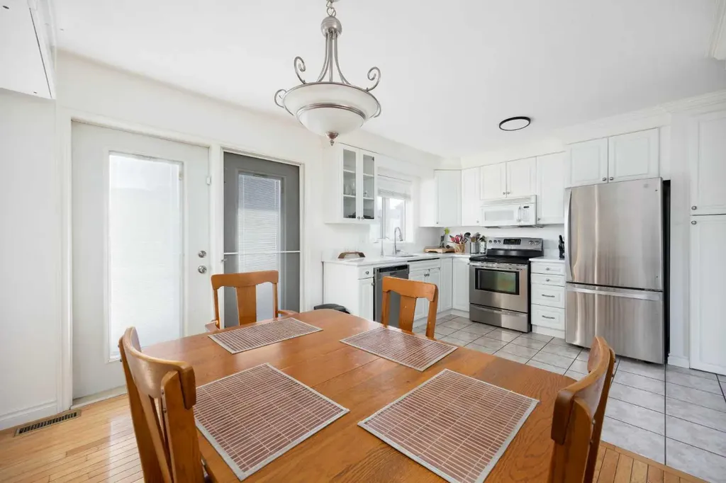 105 Farrell Cove Fort Mcmurray AB T9K 1N9