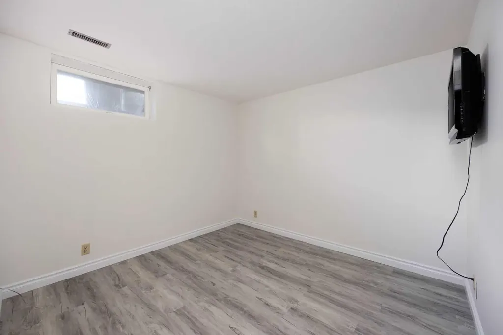 105 Farrell Cove Fort Mcmurray AB T9K 1N9