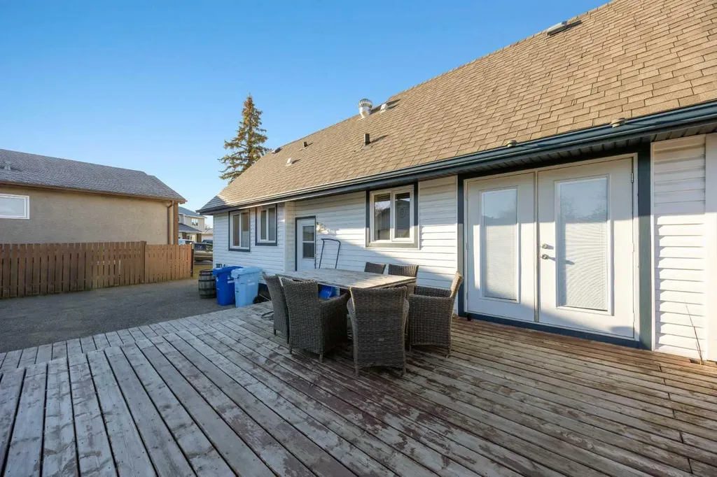 105 Farrell Cove Fort Mcmurray AB T9K 1N9