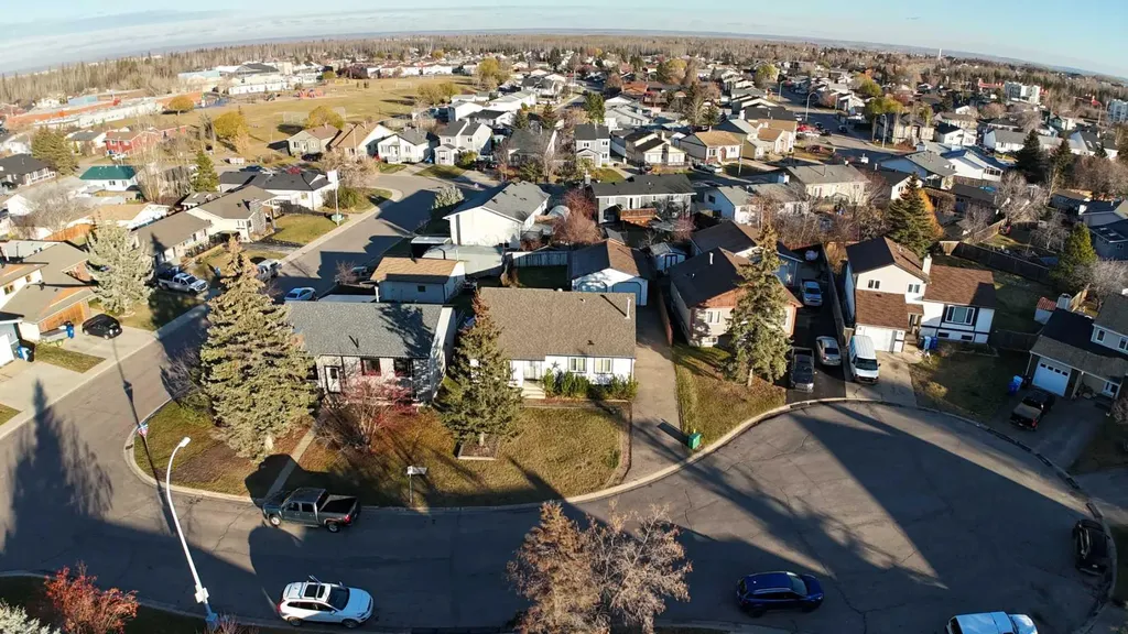 105 Farrell Cove Fort Mcmurray AB T9K 1N9