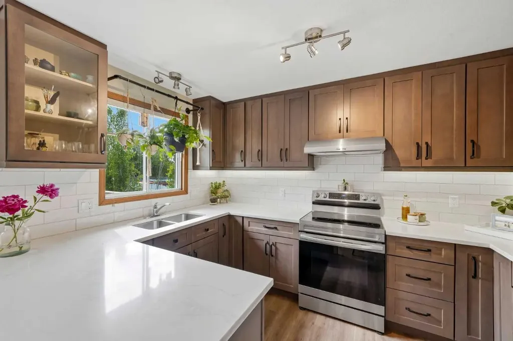 10 Carolina Drive Cochrane AB T4C 1C2
