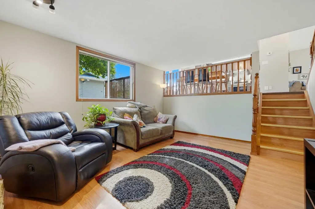 10 Carolina Drive Cochrane AB T4C 1C2