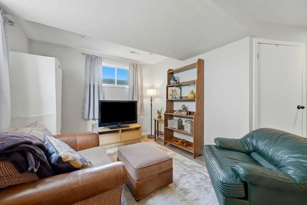 10 Carolina Drive Cochrane AB T4C 1C2