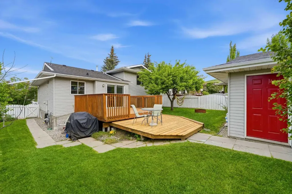 10 Carolina Drive Cochrane AB T4C 1C2