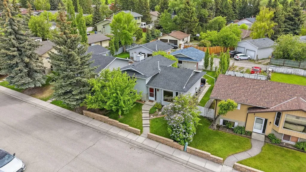 10 Carolina Drive Cochrane AB T4C 1C2
