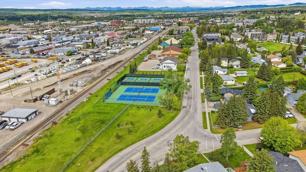 10 Carolina Drive Cochrane AB T4C 1C2