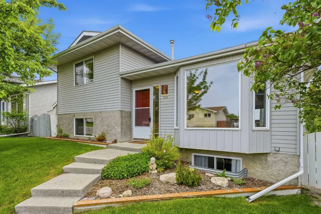 10 Carolina Drive Cochrane AB T4C 1C2
