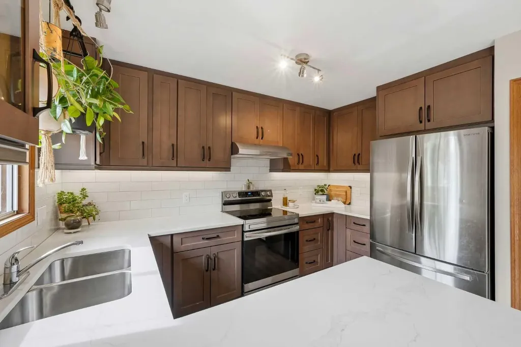 10 Carolina Drive Cochrane AB T4C 1C2