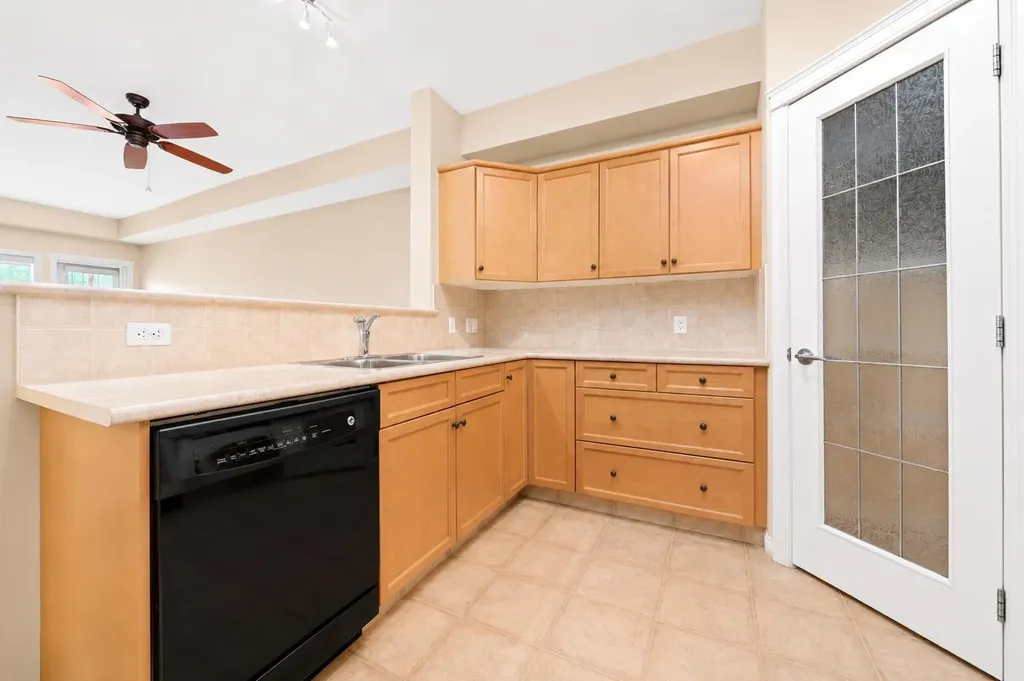 201 River Ridge Drive NW Medicine Hat AB T1A8V5
