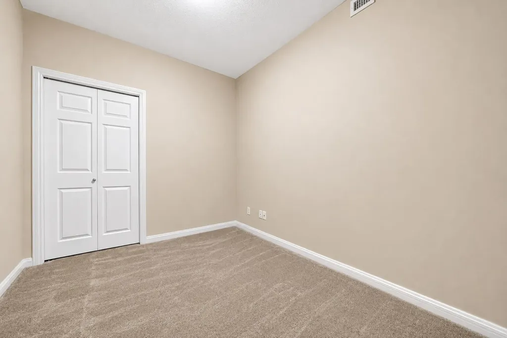 201 River Ridge Drive NW Medicine Hat AB T1A8V5