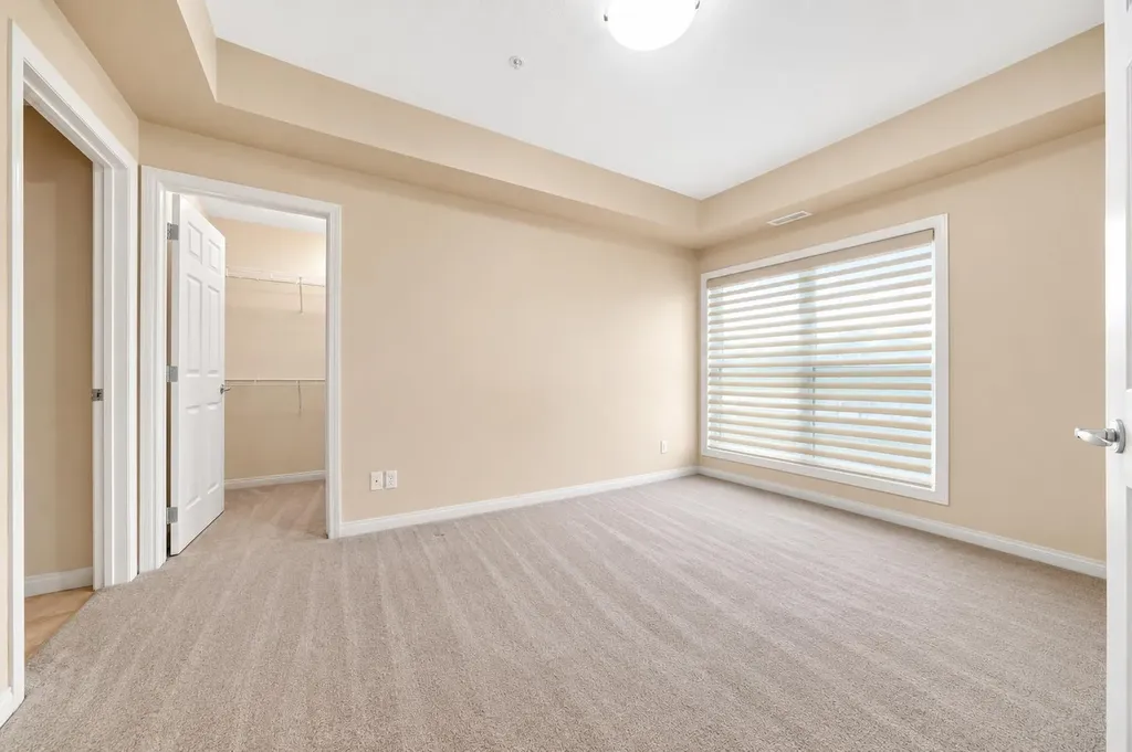201 River Ridge Drive NW Medicine Hat AB T1A8V5