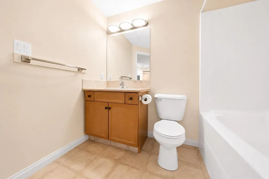 201 River Ridge Drive NW Medicine Hat AB T1A8V5