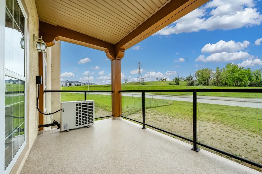 201 River Ridge Drive NW Medicine Hat AB T1A8V5