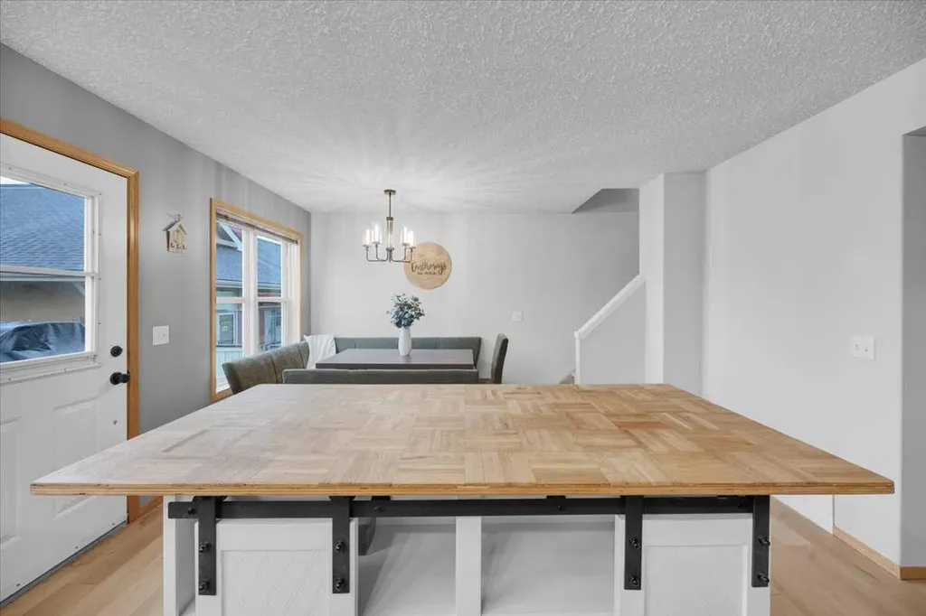 917 High Park Way NW High River AB T1V 2C7