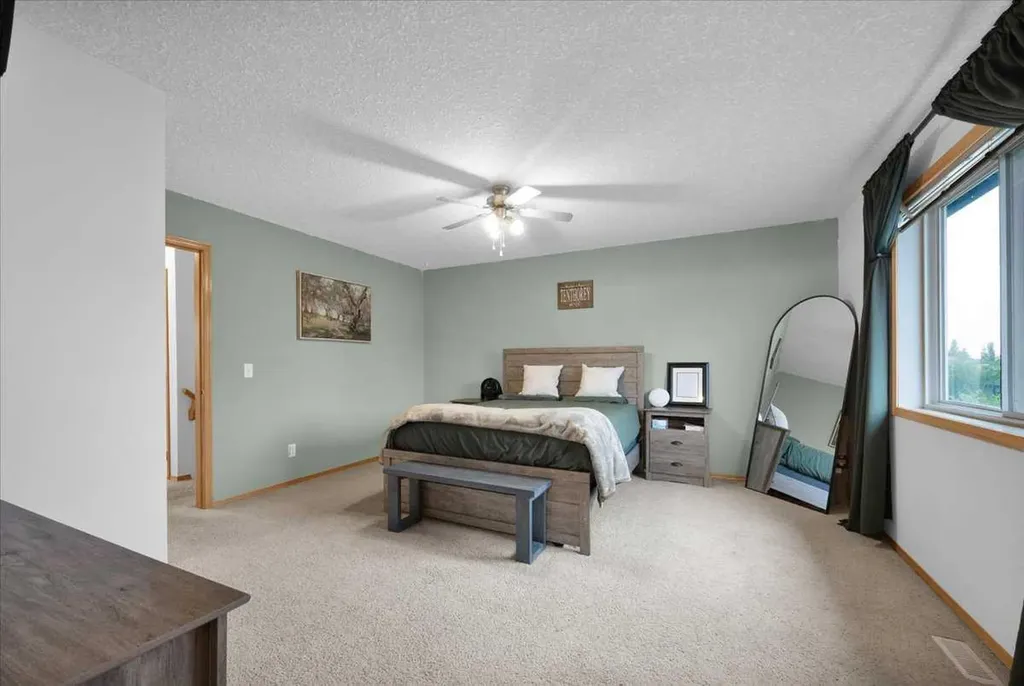 917 High Park Way NW High River AB T1V 2C7