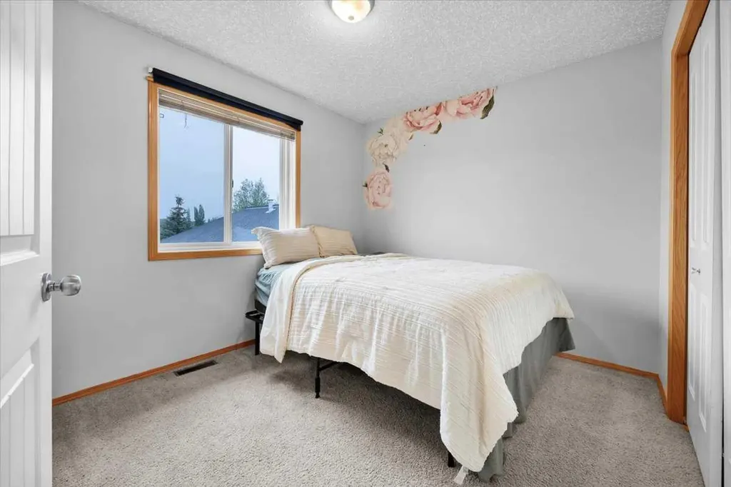 917 High Park Way NW High River AB T1V 2C7