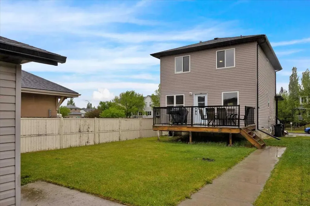 917 High Park Way NW High River AB T1V 2C7