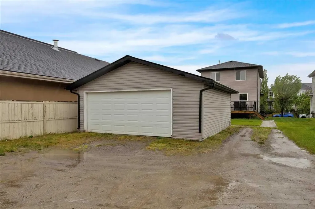 917 High Park Way NW High River AB T1V 2C7