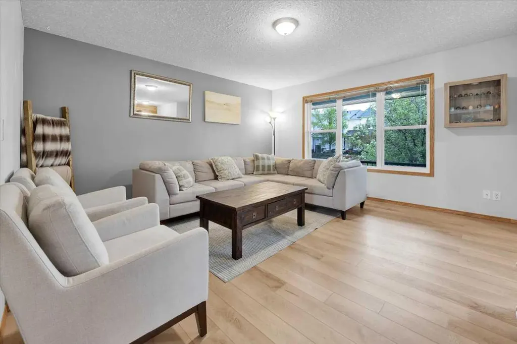 917 High Park Way NW High River AB T1V 2C7