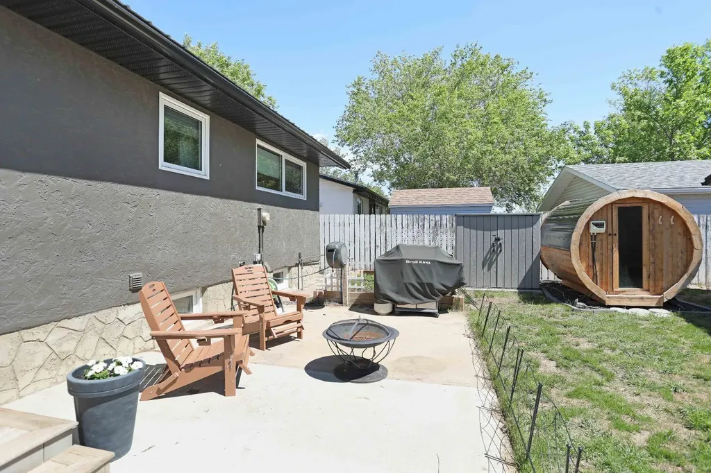 120 Ingram Park Drive E Brooks AB T1R 0J9