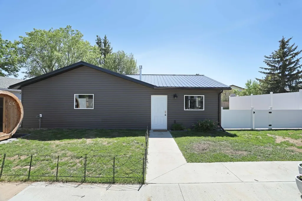 120 Ingram Park Drive E Brooks AB T1R 0J9