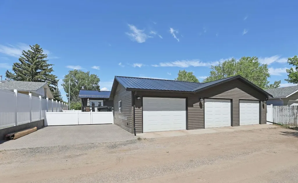 120 Ingram Park Drive E Brooks AB T1R 0J9