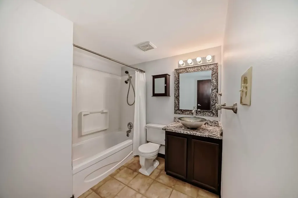 1613 11 Avenue SW Calgary AB T3C 0N3