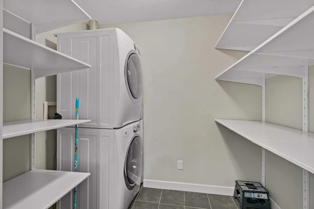 2300 Evanston Square NW Calgary AB T3P 0G8