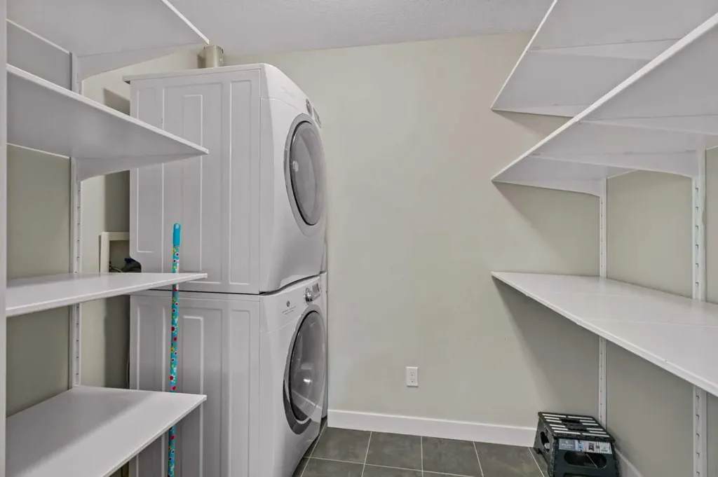 2300 Evanston Square NW Calgary AB T3P 0G8